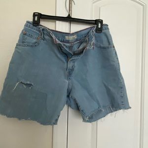 Vintage painted Levi shorts📗